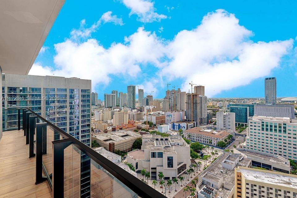 Co Op in Miami, Florida, United States 1 - 17360428