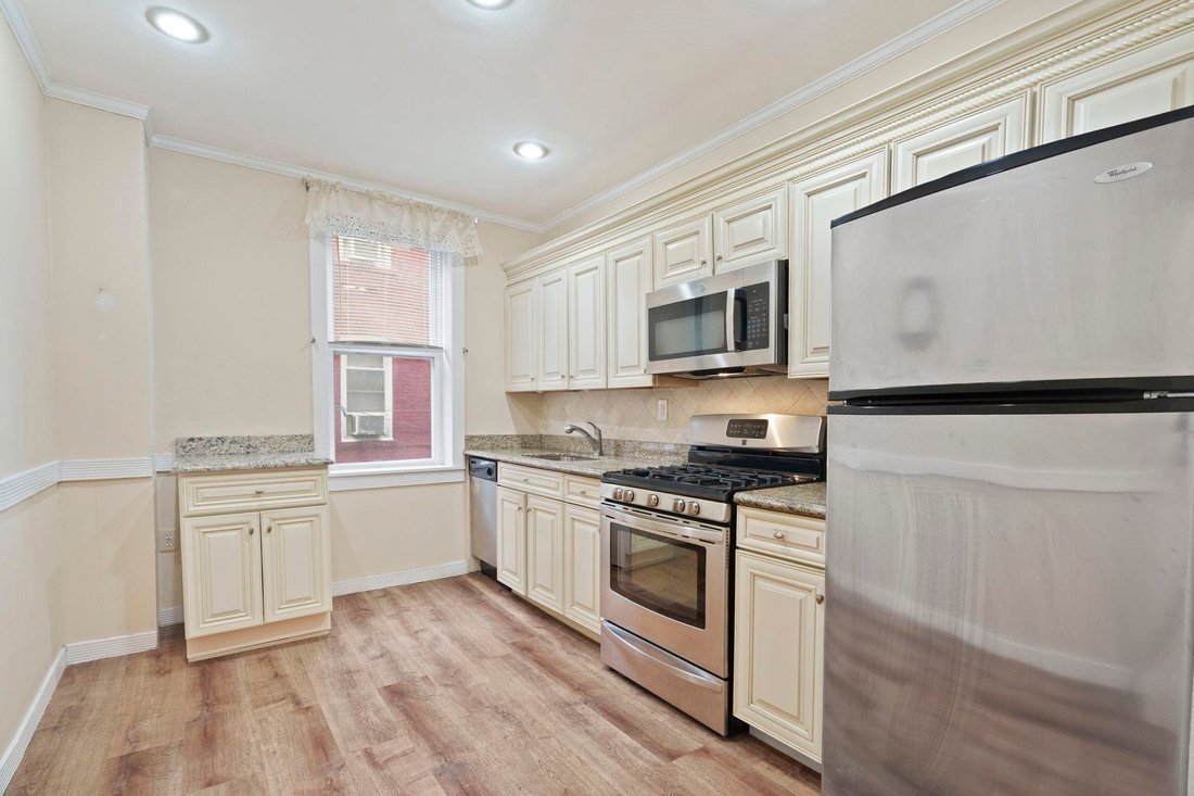 Guttenberg, New Jersey, United States 5 - 17360464