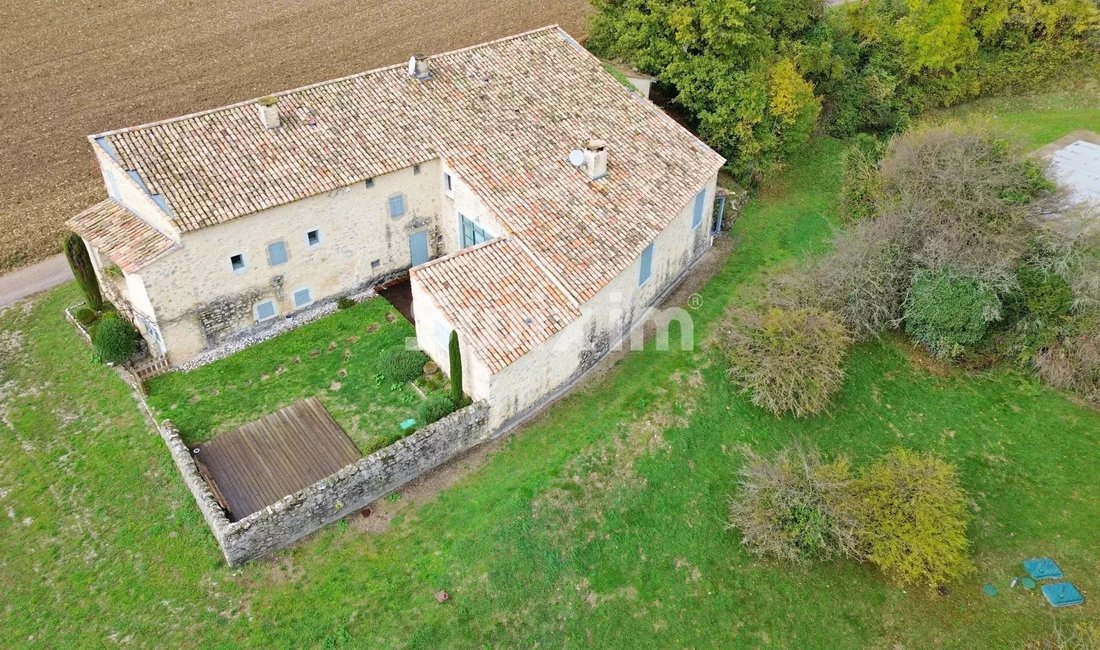 Tenuta a Saint-Julien-en-Quint, Auvergne-Rodano-Alpi, Francia 1 - 16607625