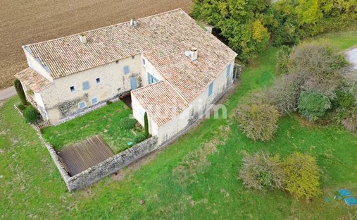 Estate in Saint-Julien-en-Quint, Auvergne-Rhône-Alpes, France 1