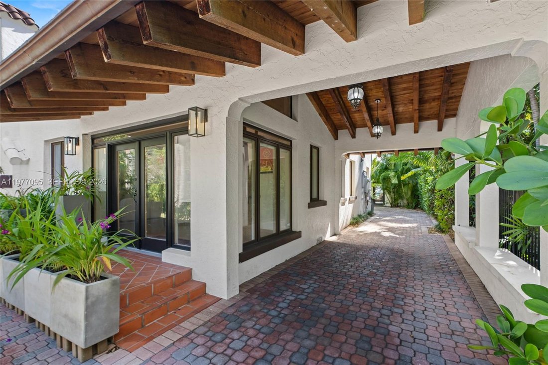 House in Miami, Florida, United States 5 - 17357624
