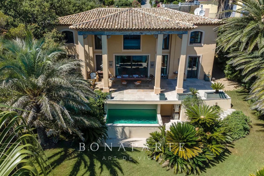 Villa in Plateau Notre Dame Sud-Bord de mer-Beaurivage, Saint-Raphaël, France 4 - 17358042
