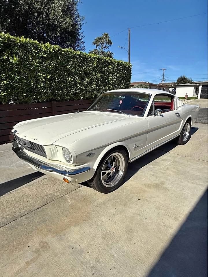 Coupe in Glendale, United States 2 - 17363404
