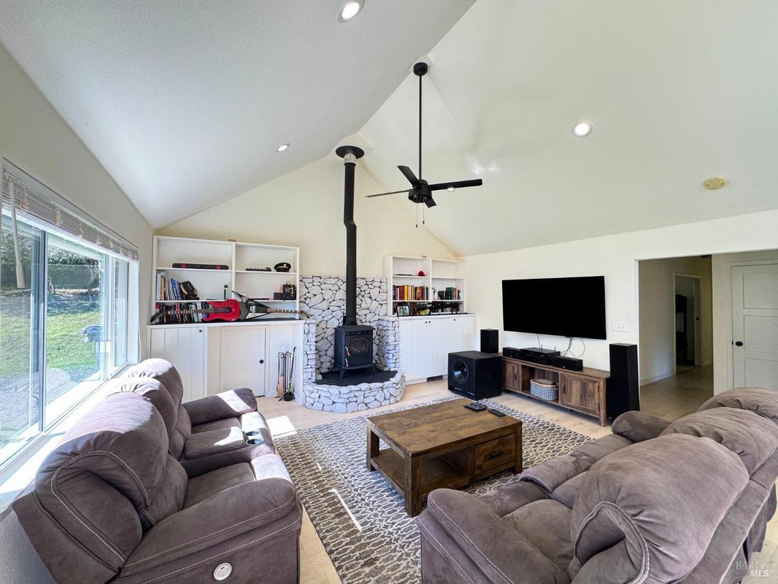 House in Redwood Valley, California, United States 4 - 17368418