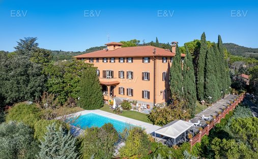 Villa in Corciano, Umbria, Italy 1