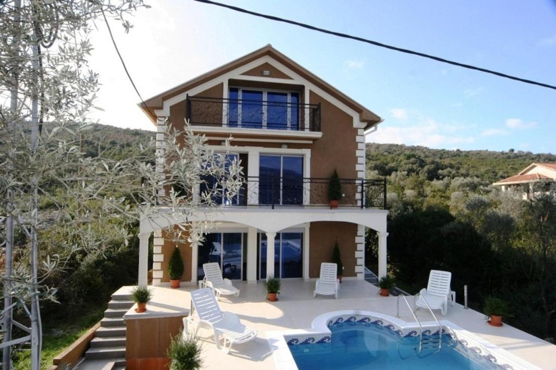 Villa in Krašići, Tivat Municipality, Montenegro 3 - 17365167
