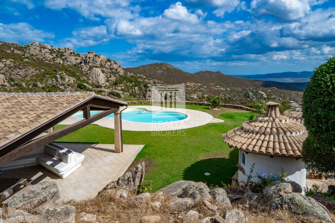 Estate in Olbia, Sardinia, Italy 3 - 17371745