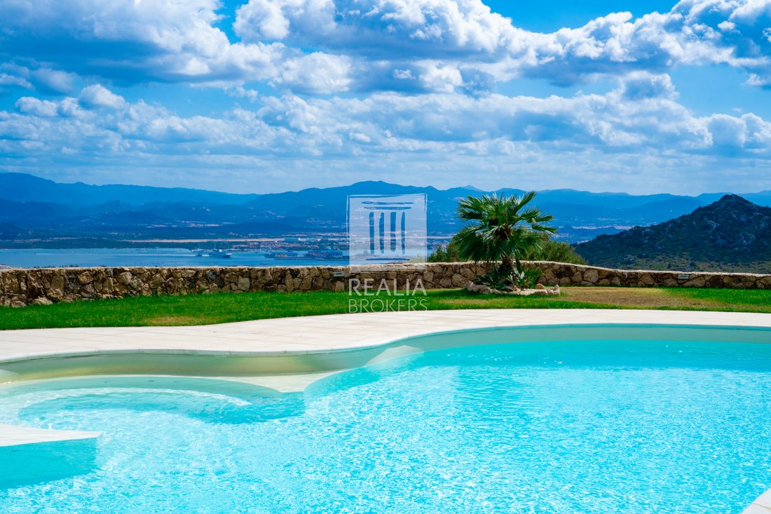 Estate in Olbia, Sardinia, Italy 2 - 17371745