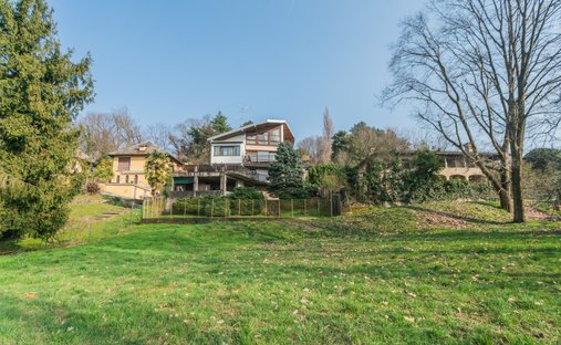 Villa en Buguggiate, Lombardía, Italia 1