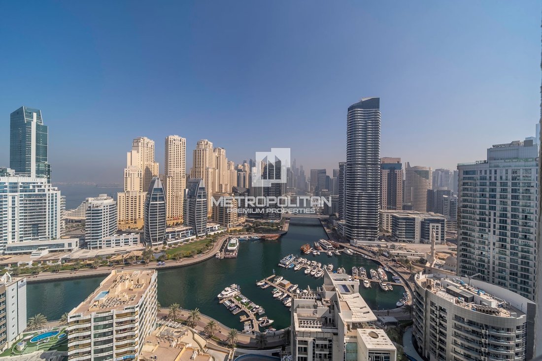 Apartment in Dubai, United Arab Emirates 1 - 17372146