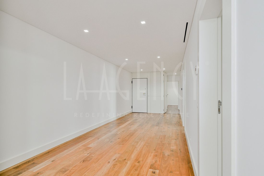 Apartment in Santo Antonio dos Olivais, Coimbra District, Portugal 3 - 17372031