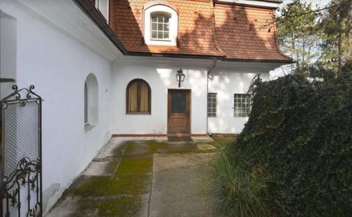 Villa in Klosterneuburg, Lower Austria, Austria 1