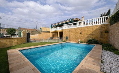 Chalet in Alcala de Guadaira, Andalusia, Spain 1