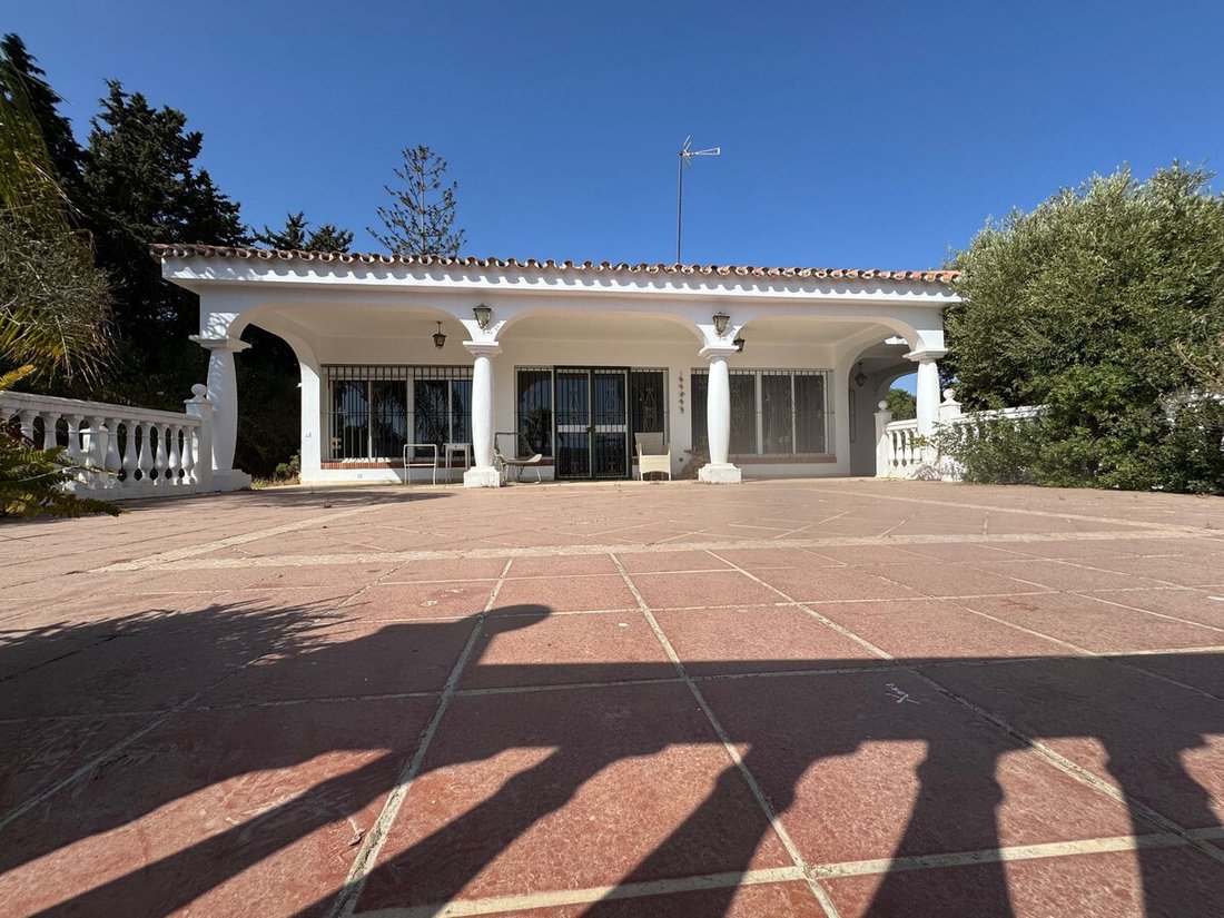 Villa in Estepona, Andalusia, Spain 1 - 17372204