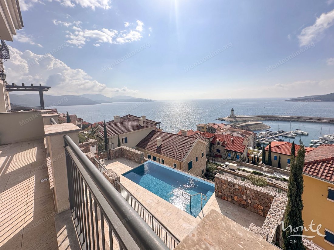 Apartment in Milovići, Tivat Municipality, Montenegro 2 - 17372464