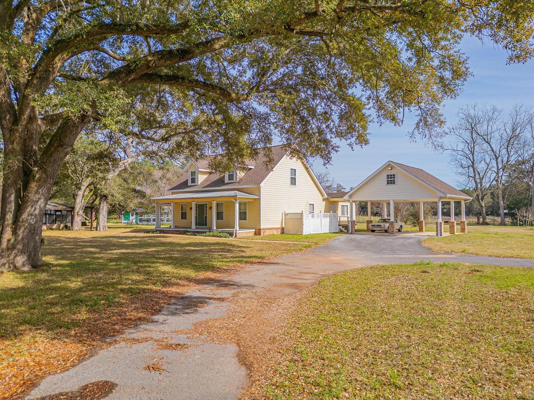 House in Pensacola, Florida, United States 1 - 17372350