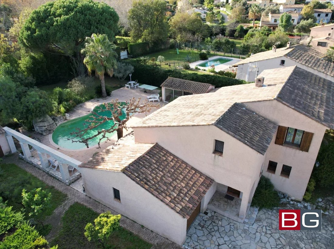 Villa in Les Groules-Les Breguieres, Antibes, France 1 - 14945189