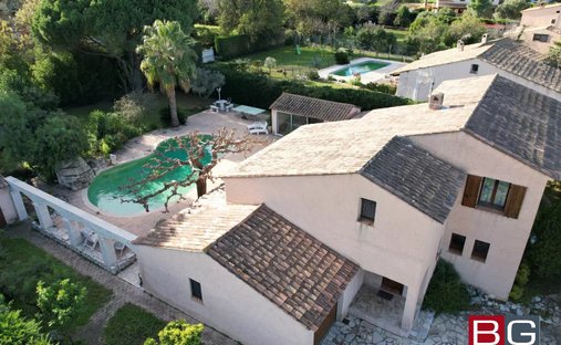 Villa a Les Groules-Les Breguieres, Antibes, Francia 1