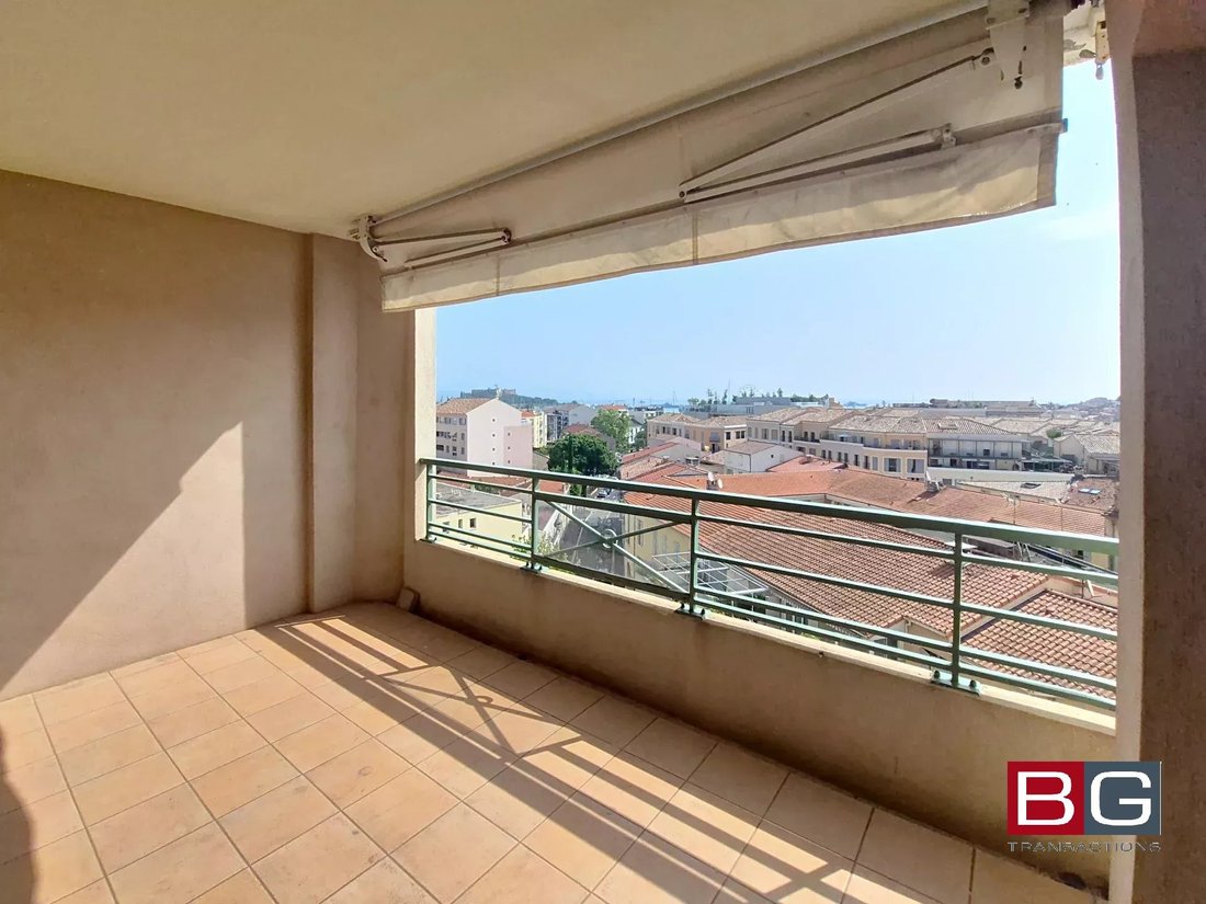 Apartment in Place de Gaulle, Antibes, France 4 - 15551850