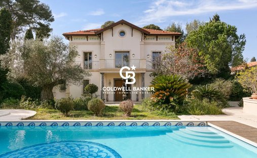 Villa in Antibes, Provence-Alpes-Côte d'Azur, France 1