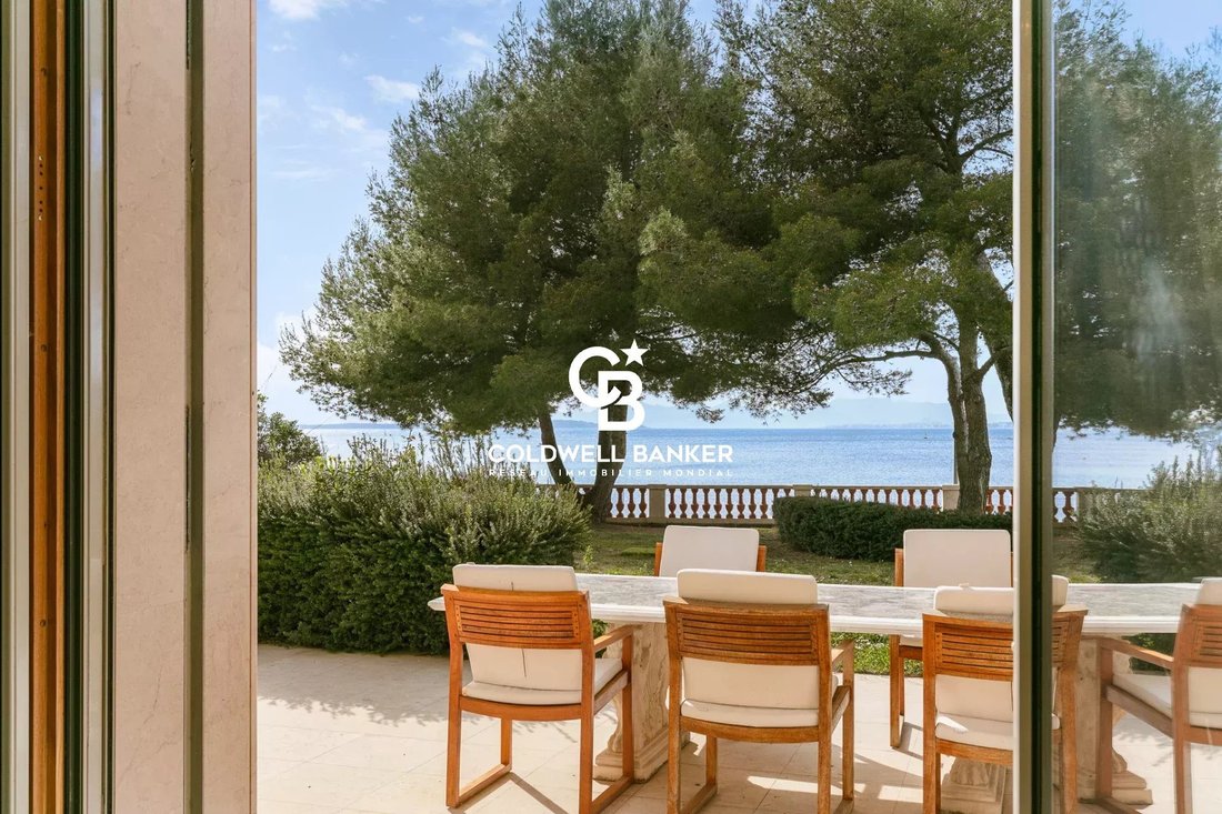 Villa in Antibes, Provence-Alpes-Côte d'Azur, France 2 - 17372828