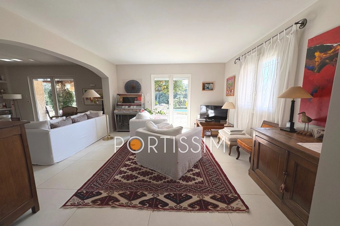 Villa in Saint-Paul-de-Vence, Provence-Alpes-Côte d'Azur, France 3 - 17332159
