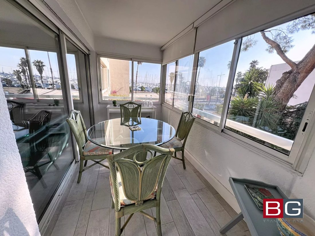 Apartment in Port-de-Bouc, Provence-Alpes-Côte d'Azur, France 1 - 16496742