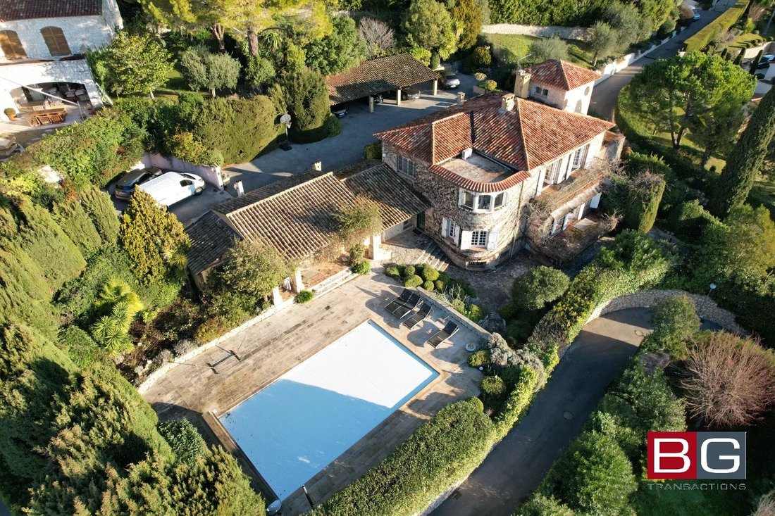 Villa in Mougins, Provence-Alpes-Côte d'Azur, France 1 - 15376205
