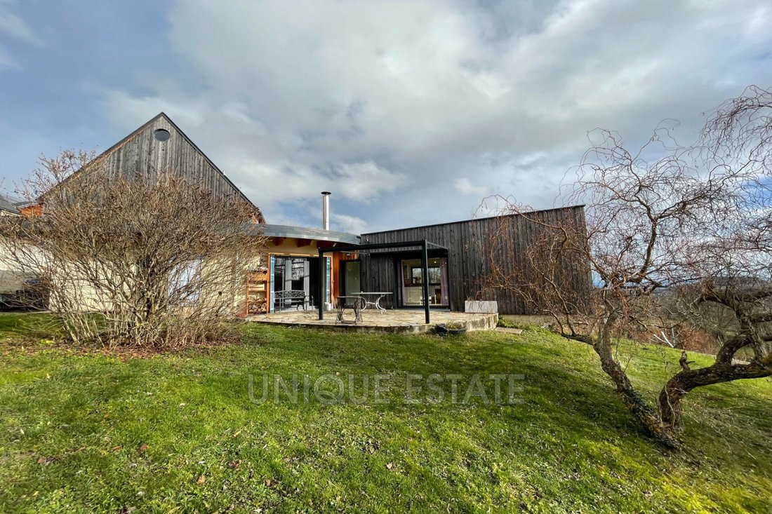 Villa in Murol, Auvergne-Rhône-Alpes, France 1 - 17373558