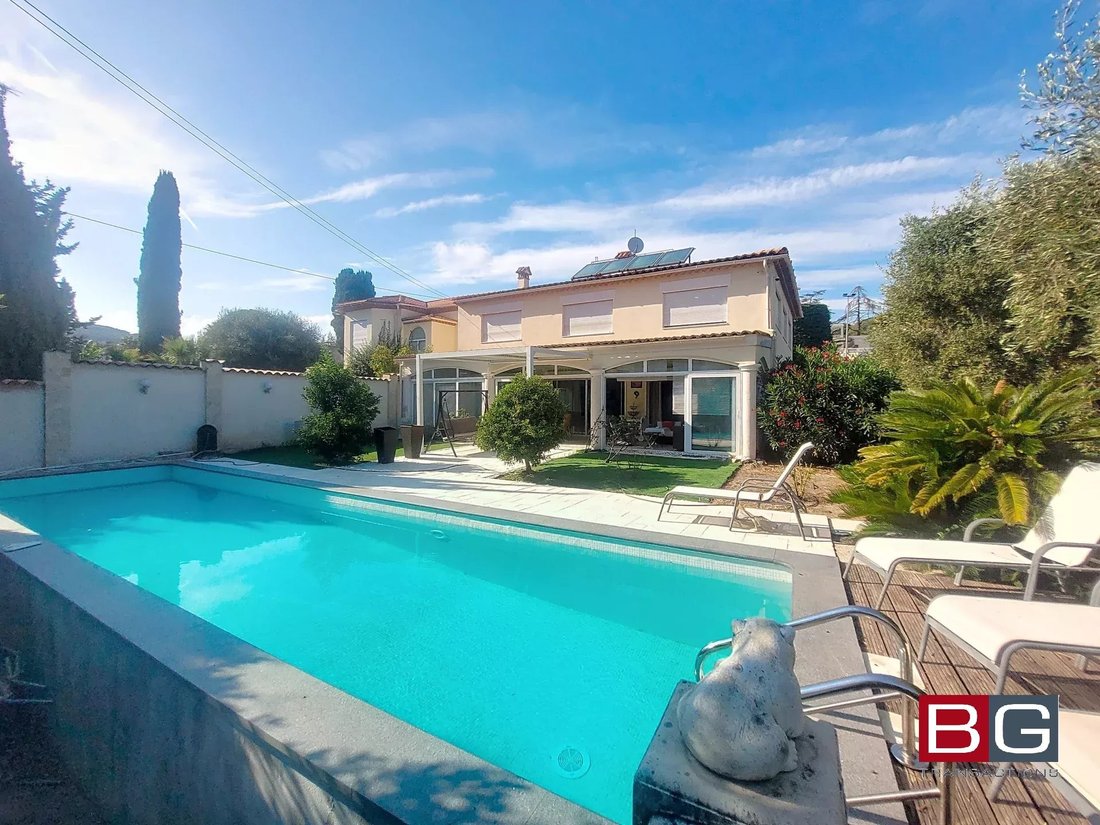 Villa in Saint Maymes-Lauvert, Antibes, France 1 - 16937900