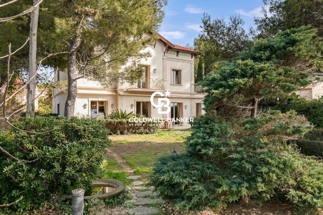 Villa en Antibes, Provenza-Alpes-Costa Azul, Francia 1 - 17372828