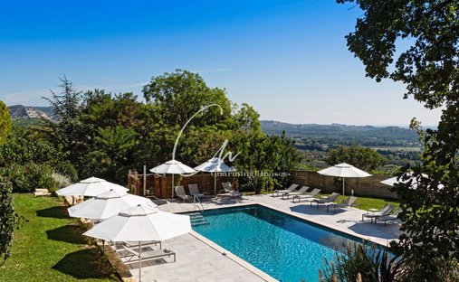 Villa in Les Baux-de-Provence, Provence-Alpes-Côte d'Azur, France 1
