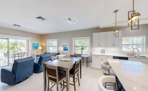 Apartment in West Bay, West Bay, Cayman Islands 1