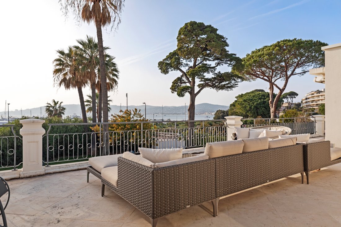 House in Juan les Pins-Gallice, Antibes, France 3 - 17373600