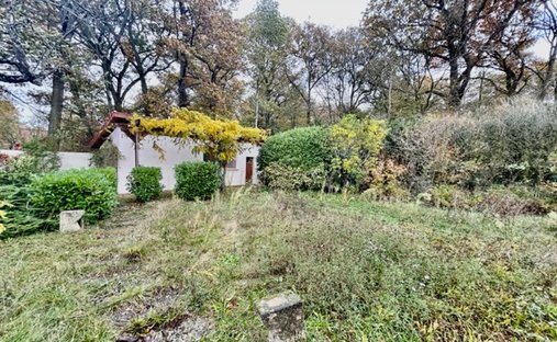 Terreno en Marnes-la-Coquette, Isla de Francia, Francia 1