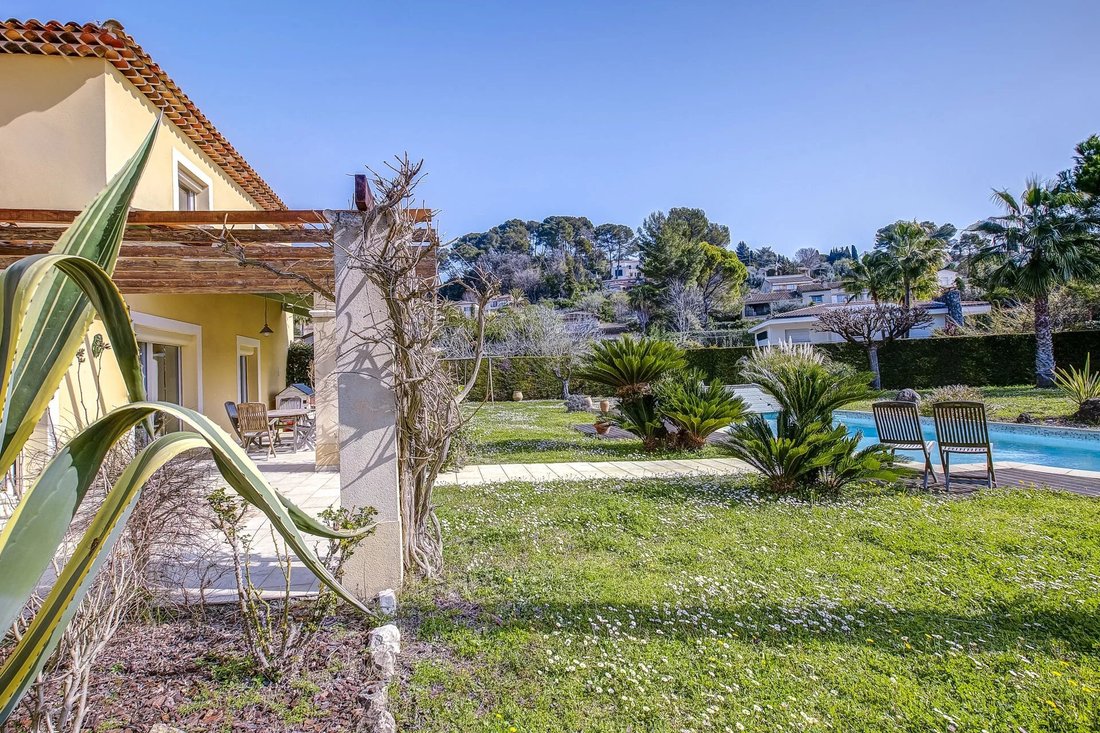 Villa in Mougins, Provence-Alpes-Côte d'Azur, France 3 - 17373740