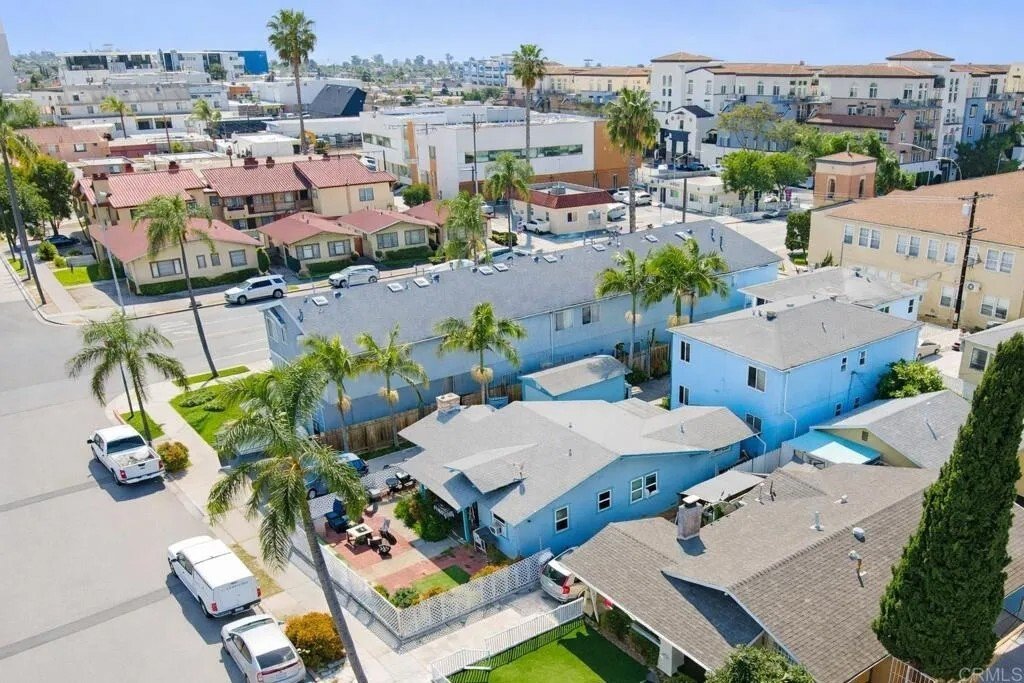 San Diego, California, United States 2 - 17372730