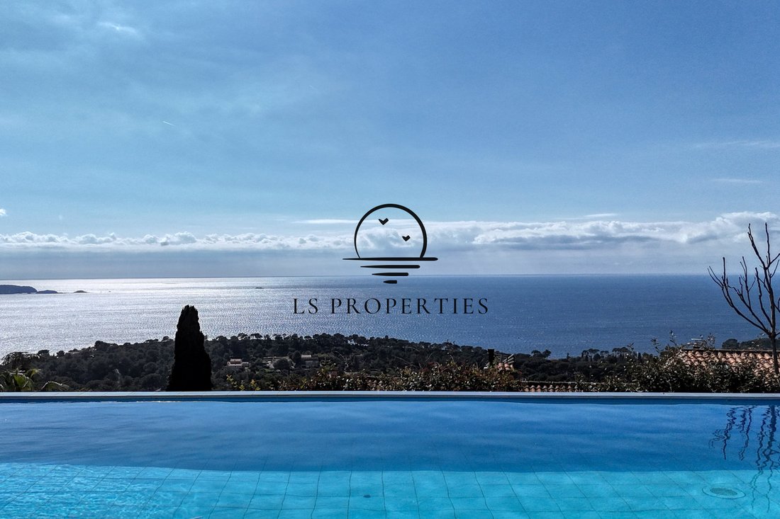 Villa a Centre Ville, Carqueiranne, Francia 1 - 17373504