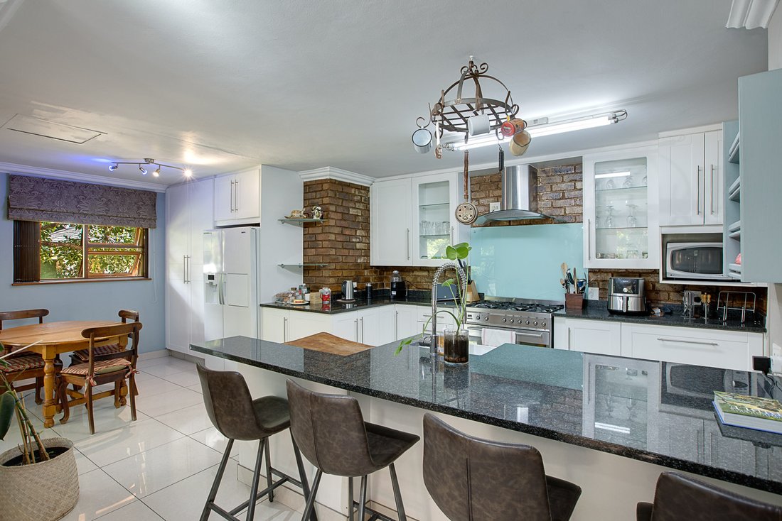 House in Sandton, Gauteng, South Africa 5 - 17374704