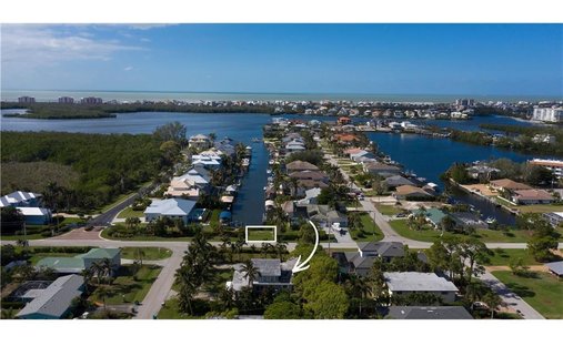 Terrain à Bonita Springs, Floride, États-Unis 1