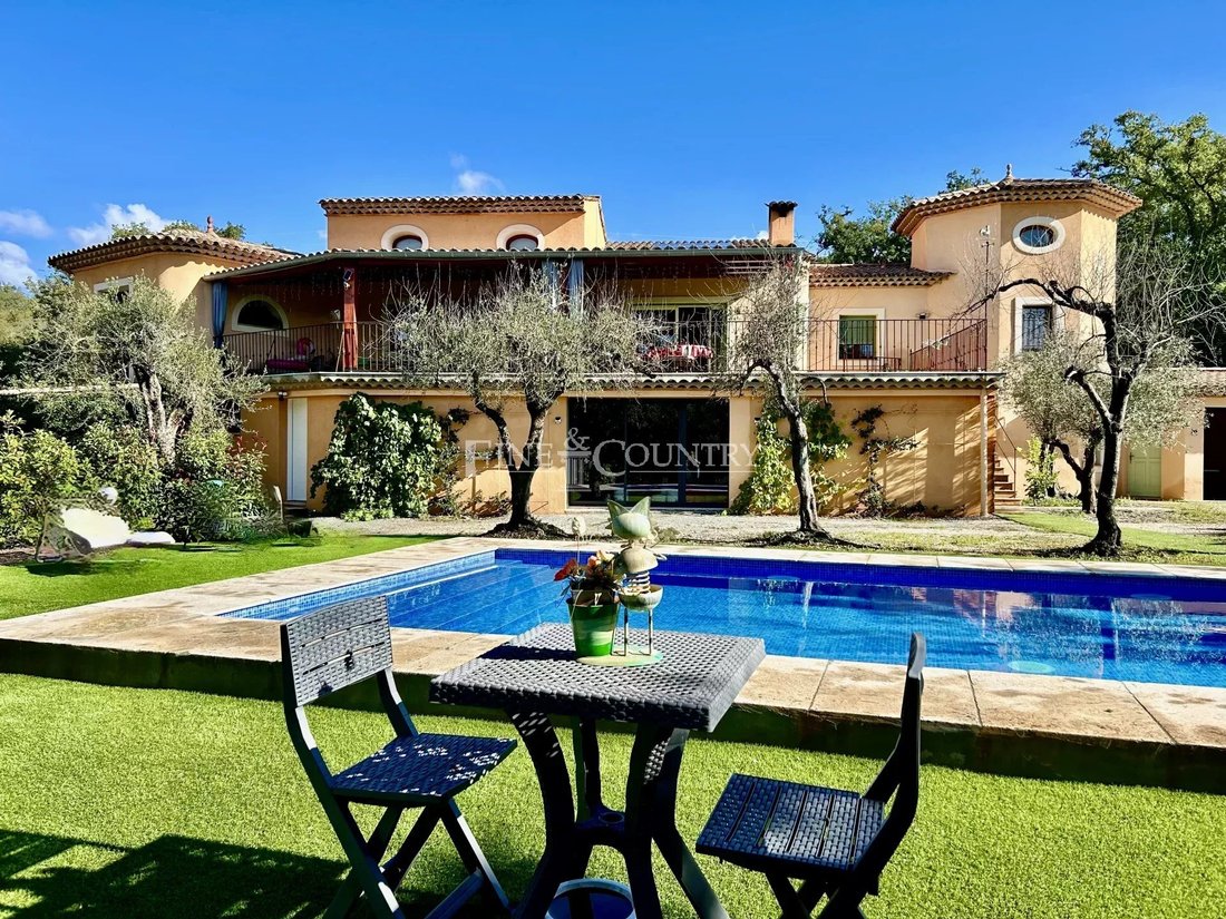 Villa in Saint-Cézaire-sur-Siagne, Provence-Alpes-Côte d'Azur, France 1 - 17373395