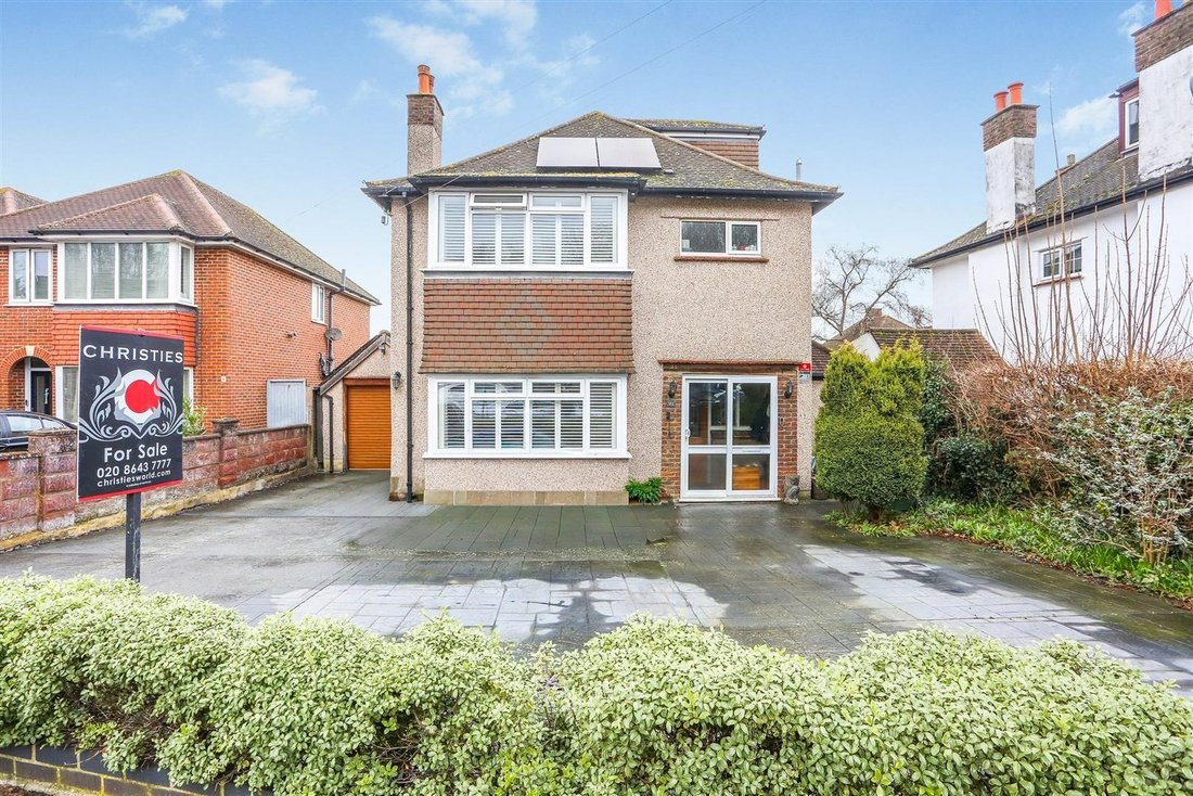 House in London Borough of Sutton, England 1 - 17372687
