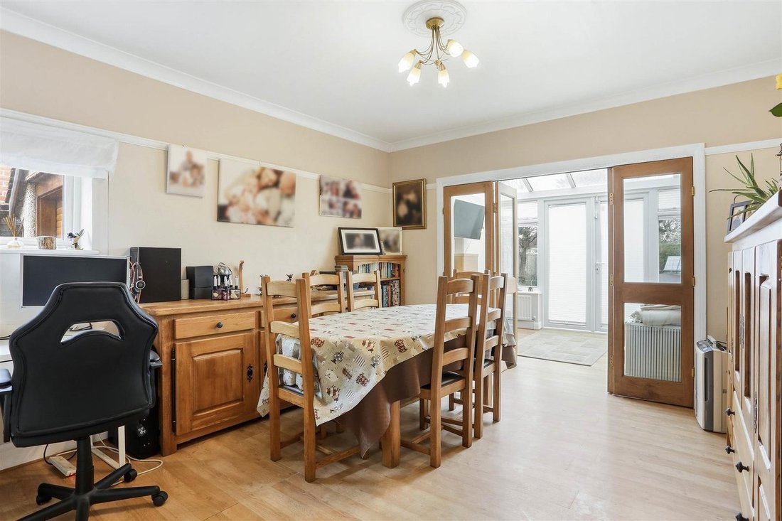 House in London Borough of Sutton, England 4 - 17372687