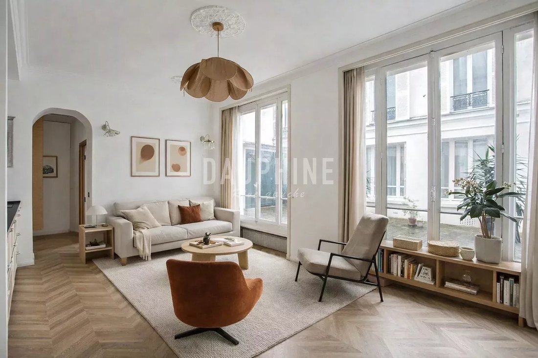 Apartment in Saint Thomas d'Aquin, Paris 7e Arrondissement, Paris 1 - 16997048