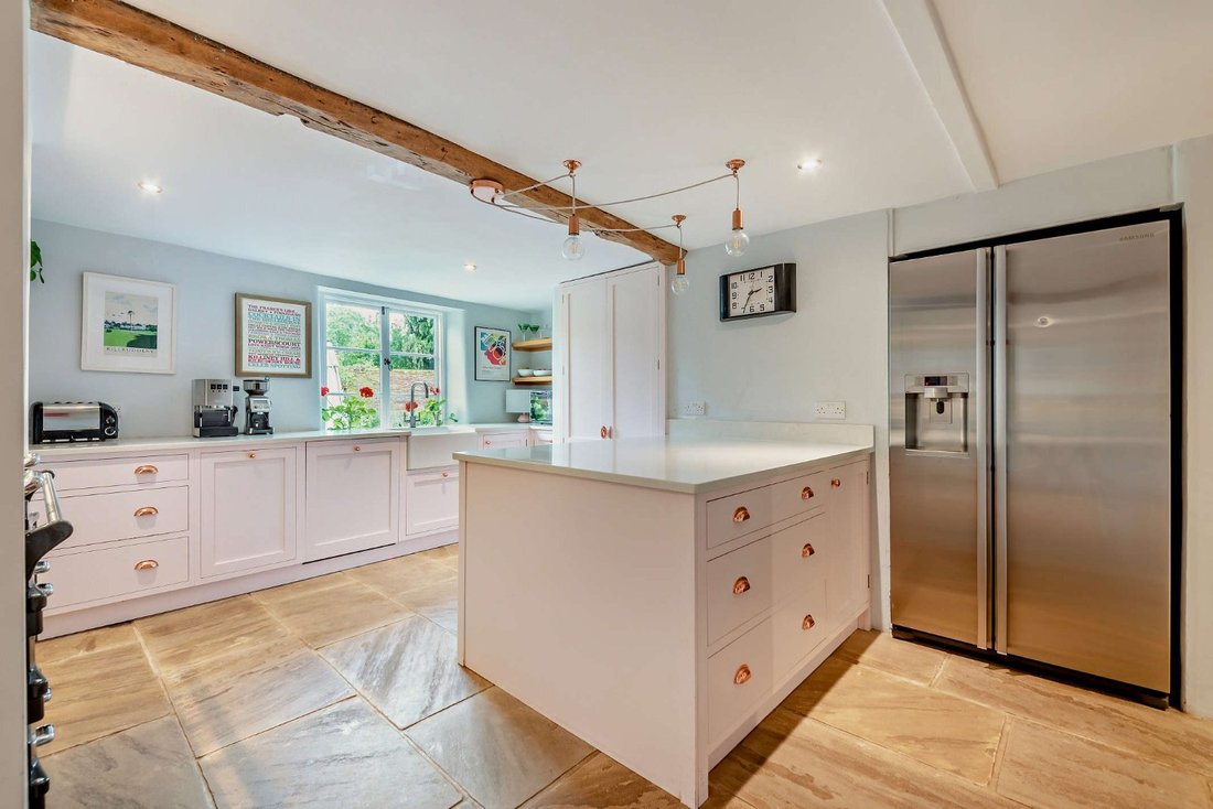 House in Leckford, England 3 - 17373256