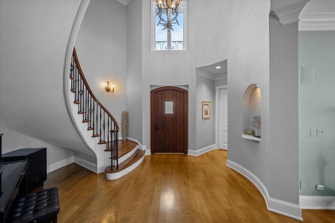 House in Lake Bluff, Illinois, United States 2 - 17374226