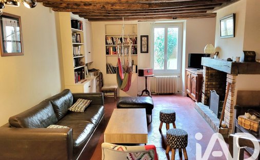 House in Montjoy Coins, Bures-sur-Yvette, France 1