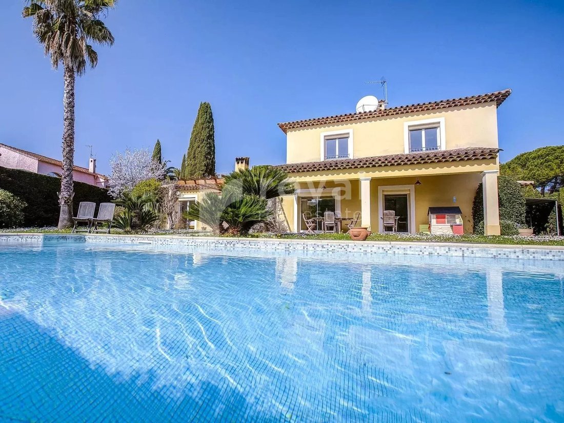Villa in Mougins, Provence-Alpes-Côte d'Azur, France 2 - 17373263