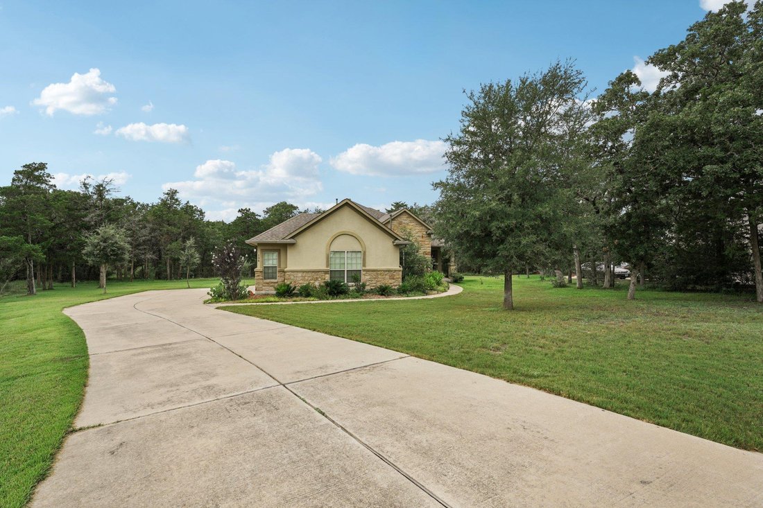 House in Bastrop, Texas, United States 1 - 17372577