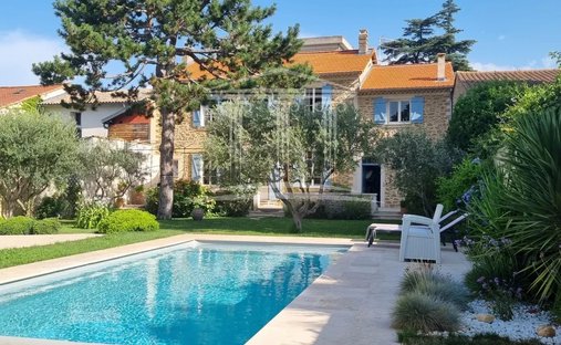 Country House in Sorgues, Provence-Alpes-Côte d'Azur, France 1